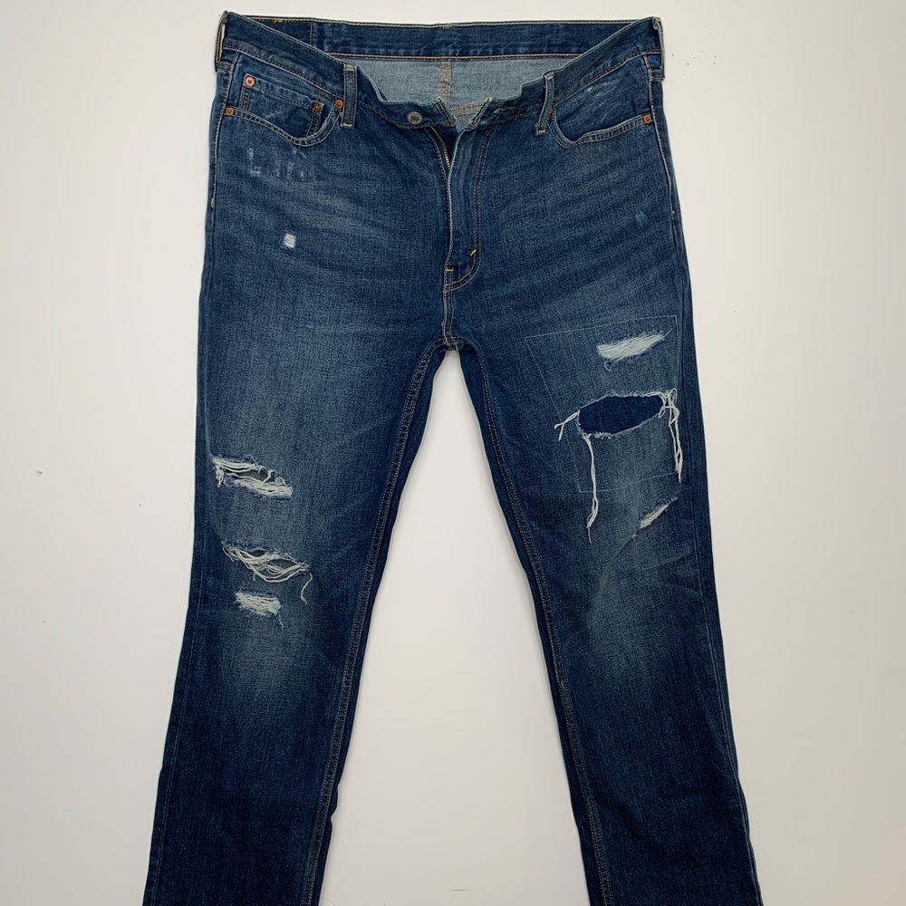 Distressed Men’s Levi’s 38 x 32